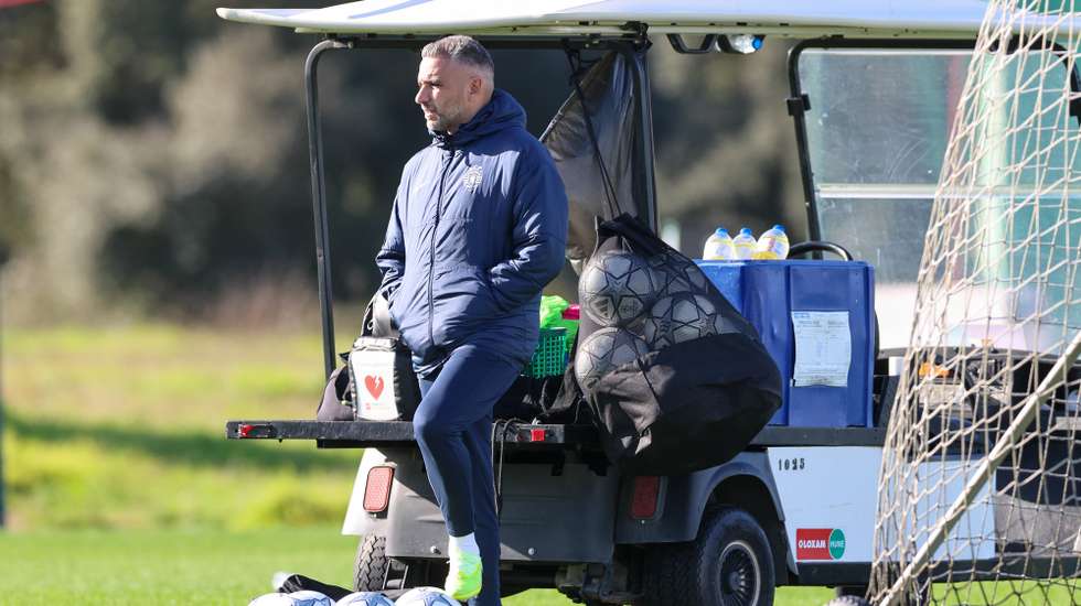 Sporting head coach Rui Borges attends a training session in Cristiano Ronaldo Academy in Alcochete, Portugal, 27 January 2026. Sporting CP will play against Athletic Bilbao on 28 January in a UEFA Champions League match. ANTÓNIO COTRIM/LUSA