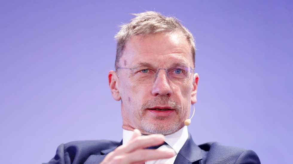 epa11106400 Governor of the Croatian National Bank Boris Vujcic participates in the panel discussion 'The euro area in a new geopolitical landscape' during the international conference 'Ten Years with the Euro' in Riga, Latvia, 26 January 2024, to mark the tenth anniversary of Latvia in the euro area. The conference, which focused on the experience gained from introducing the euro in several countries, gathered policy makers, experts and civil society representatives who have played a significant  role in the adoption of the euro across Europe.  EPA/TOMS KALNINS