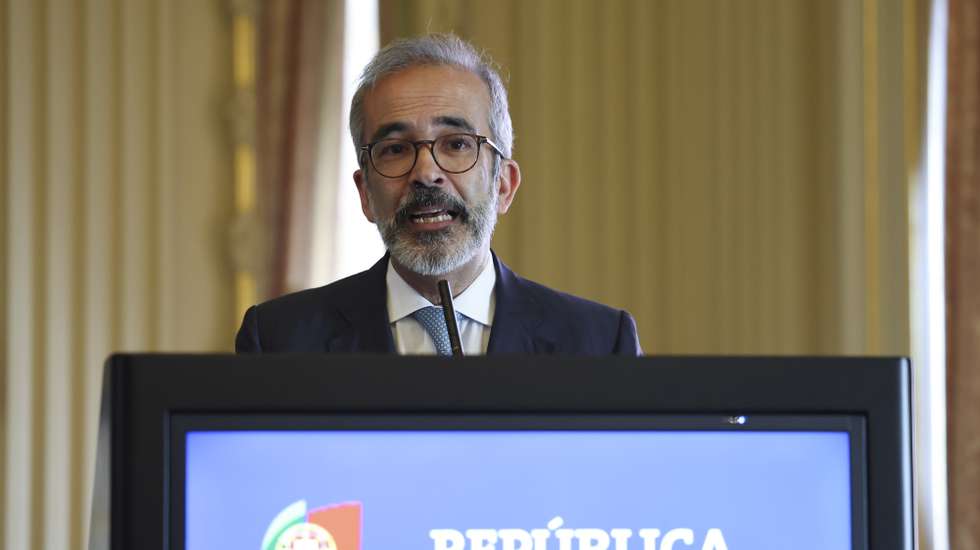 O ministro de Estado e dos Negócios Estrangeiros, Paulo Rangel, discursa durante a cerimónia do lançamento do selo comemorativo dos 40 anos da adesão de Portugal à CEE, em Lisboa, 13 de março de 2026. ANTÓNIO COTRIM/LUSA