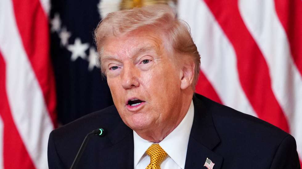 epa12825645 US President Donald Trump speaks during a meeting a meeting with trustees of the John F. Kennedy Center for Performing Arts in the East Room of the White House in Washington, DC, USA, 16 March 2026. The board is set to vote on plans to close the institution for two years for renovations starting 06 July 2026.  EPA/AARON SCHWARTZ / POOL