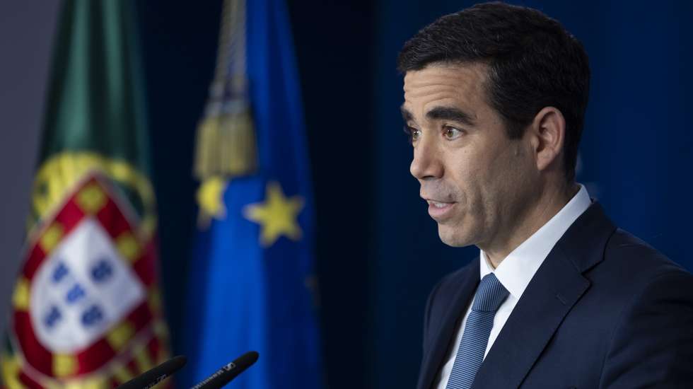 O ministro da Presidência, António Leitão Amaro, intervém no briefing após reunião do Conselho de Ministros, no Campus XXI, em Lisboa, 19 de março de 2026. JOSÉ SENA GOULÃO/LUSA