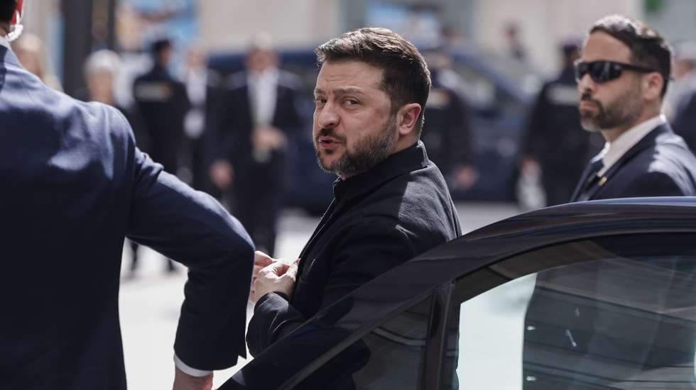 epa12829971 Ukrainian President Volodymyr Zelensky reacts upon his arrival to the Spanish Congress in Madrid, Spain, 18 March 2026.  EPA/Sergio Perez