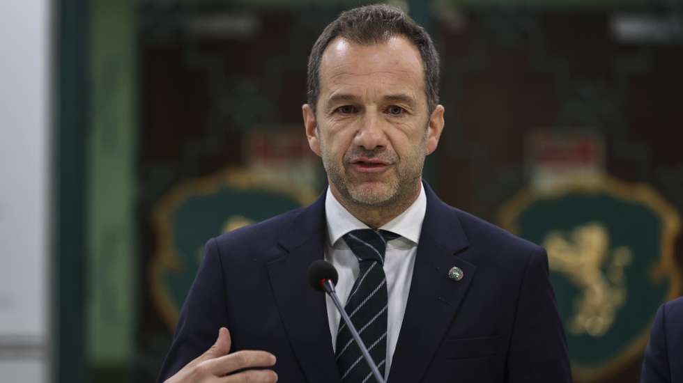 O presidente eleito do Sporting Clube de Portugal, Frederico Varandas, discursa após vencer as eleições para os orgãos sociais do clube, no Estádio José de Alvalade, em Lisboa, 14 de março de 2026. O médico Frederico Varandas ambiciona solidificar a recuperação do Sporting, após vencer hoje as eleições dos órgãos sociais do clube para o quadriénio 2026-2030, chegando ao terceiro mandato consecutivo na presidência dos bicampeões nacionais de futebol. ANTÓNIO COTRIM/LUSA