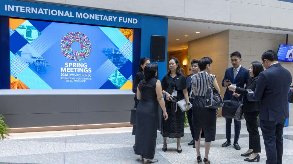 epa12894316 Meeting participants wait outside the G20 Finance Ministers and Central Bank Governors meeting at the International Monetary Fund (IMF) HQ2 building during the IMF and World Bank Spring Meetings in Washington, DC, USA, 16 April 2026. The 2026 Spring Meetings are being held in Washington from 13 to 18 April 2026.  EPA/SHAWN THEW