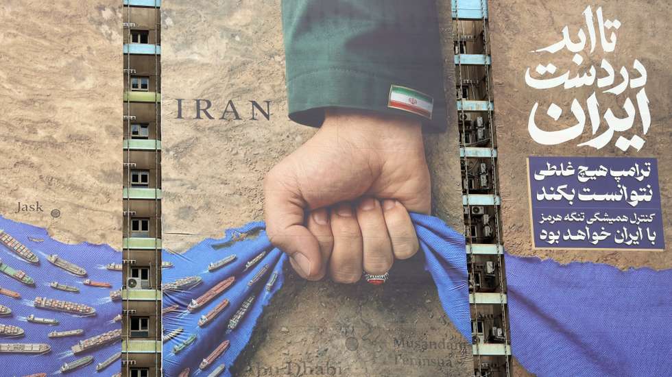 epaselect epa12899726 A large-scale billboard referring to the Strait of Hormuz and reading in Persian, “Forever on Iran’s hand,” stands in a square in Tehran, Iran, 19 April 2026. Tensions between the United States and Iran continue as the Strait of Hormuz remains blocked.  EPA/ABEDIN TAHERKENAREH
