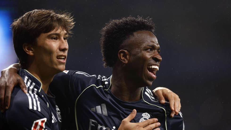 epa12930774 Real Madrid's Vinicius Junior celebrates with Gonzalo Garcia (L) after scoring the 0-2 goal during the Spanish LaLiga soccer match between RCD Espanyol and Real Madrid, in Barcelona, Catalonia, Spain, 03 May 2026.  EPA/Quique Garcia
