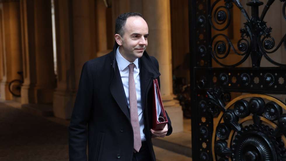 epa12684566 British Chief Secretary to the Treasury James Murray attends the weekly Government cabinet meeting at Downing Street in London, Britain, 27 January 2026.  EPA/NEIL HALL