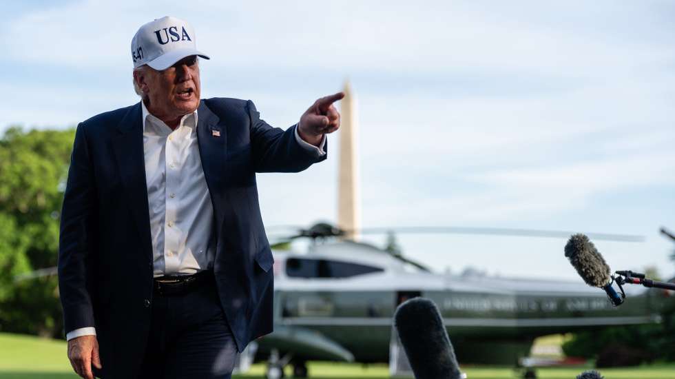 epa12961868 U.S. President Donald Trump speaks to members of the media on the South Lawn of the White House after arriving on Marine One in Washington, DC, USA, 15 May 2026.  EPA/Eric Lee / POOL
