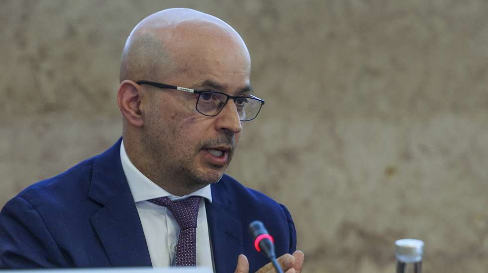 O membro português do Tribunal de Contas Europeu (TCE), João Leão, usa da palavra perante a Comissão de Assuntos Europeus, na Assembleia da República, em Lisboa, 26 de maio de 2026. TIAGO PETINGA/LUSA