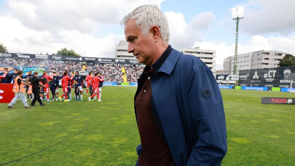Benfica's head coach Jose Mourinho during the Portuguese First League soccer match against Famalicao, in Vila Nova de Famalicao, Portugal, 02 May 2026. ESTELA SILVA/LUSA