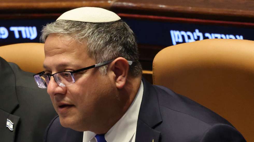 epa12579817 Picture taken on December 08 shows Israeli Minister of National Security Itamar Ben-Gvir wears a pin on his lapel of a noose as part of his campaign for a 'death penalty for terrorists' law as he attends the plenary of the Knesset, the Israeli Parliament, during a debate on the 40 signatures initiated by the opposition regarding Israel's international status in Jerusalem, 08 December 2025.  EPA/ABIR SULTAN