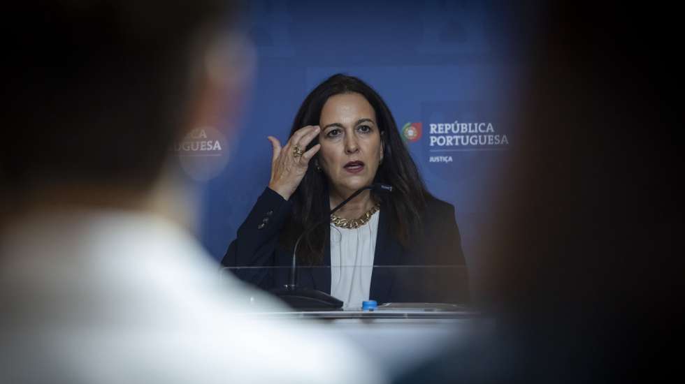 A ministra da Justiça, Rita Alarcão Júdice , usa da palavra durante a cerimónia de receção aos novos conservadores, no Ministério da Justiça, em Lisboa, 04 de setembro de 2026. JOSÉ SENA GOULÃO/LUSA