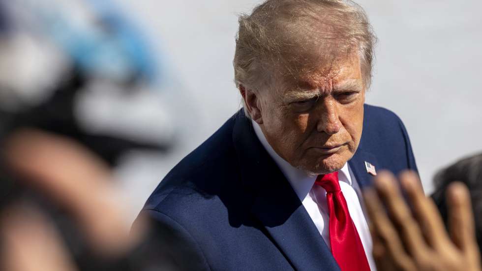 epa13288071 US President Donald J. Trump responds to a question from the news media as he walks to board Marine One on the South Lawn of the White House in Washington, DC USA, 07 October 2026. President Trump is scheduled to speak at a midterm campaign rally in support of Republican US Senate candidate Ken Paxton who faces Democrat James Talarico in November election.  EPA/SHAWN THEW