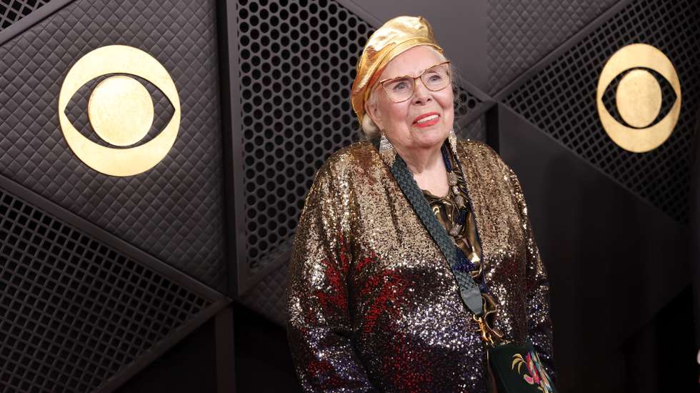 epaselect epa12698922 Canadian singer-songwriter Joni Mitchell arrives on the red carpet for the 68th annual Grammy Awards ceremony at Crypto.com Arena in Los Angeles, California, USA, 01 February 2026.  EPA/JILL CONNELLY