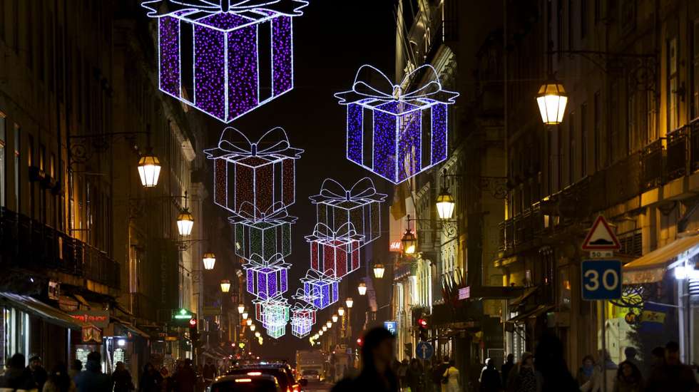 Câmara tem disponibilizado anualmente 749.500 euros para as iluminações de Natal na cidade, no âmbito de um protocolo com a União de Associações do Comércio e Serviços