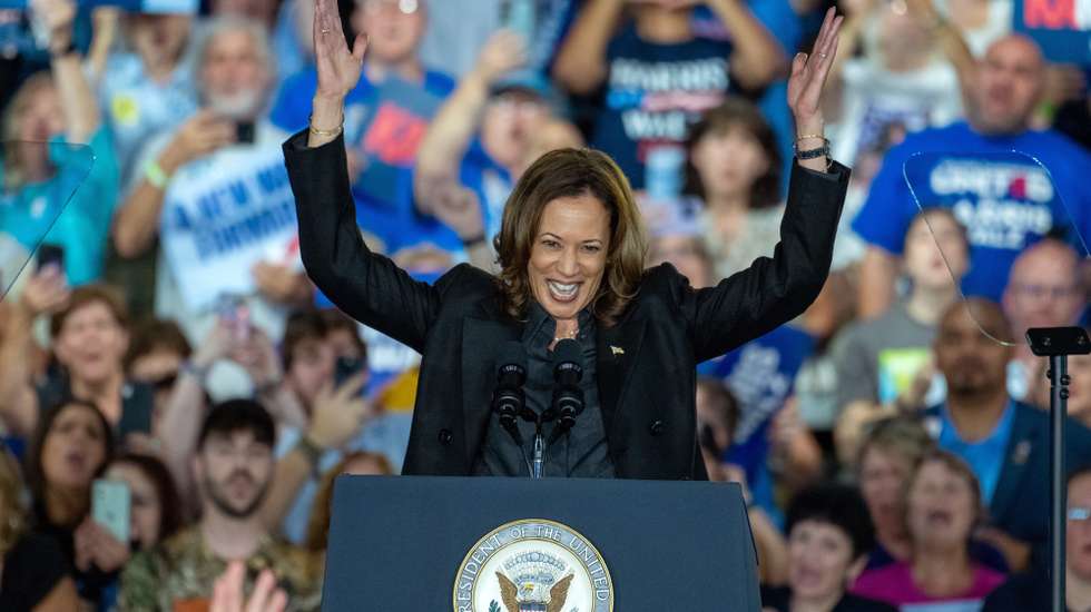 epaselect epa11603060 US Vice President and Democratic presidential candidate Kamala Harris speaks during a campaign rally at McHale Hall at Wilkes University, in Wilkes-Barre, Pennsylvania, USA, 13 September 2024. Harris is facing former US President and Republican presidential candidate Donald Trump.  EPA/DAVID MUSE