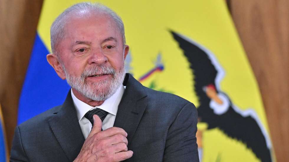 epa12308530 Brazilian President Luiz Inacio Lula da Silva reacts during a meeting with Ecuadorian President Daniel Noboa (not pictured) at the Planalto Palace in Brasilia, Brazil, 18 August 2025. Noboa stated alongside his Brazilian counterpart that the ideological differences between the two countries 'are a thing of the past' and that 'it is time to work together' for integration.  EPA/ANDRE BORGES