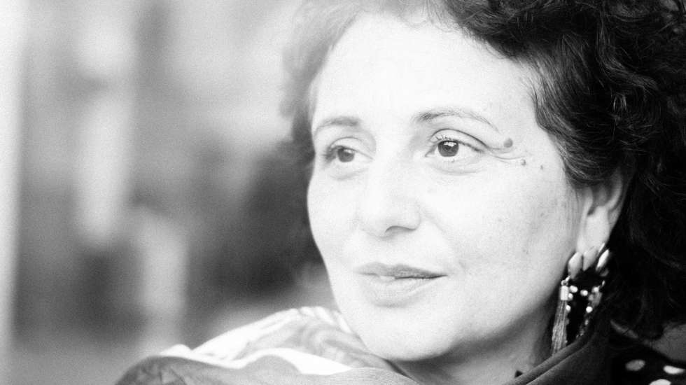 O livro de Paola D'Agostino inscreve-se na tendência recente – ou pelo menos cada vez mais visível – de se levar o "eu" para o campo literário