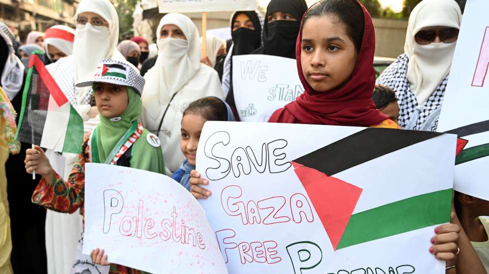 epa13287795 Supporters of the Islamic political party Jamaat-e-Islami (JI) take part in a rally to express solidarity with the Palestinians, in Lahore, Pakistan, 07 October 2026. Pakistanis, including women and children, joined a Gaza solidarity march organized by Jamaat-e-Islami in Lahore, calling for stronger action over Israel's ongoing military campaign and expressing support for Palestinians.  EPA/A. HUSSAIN