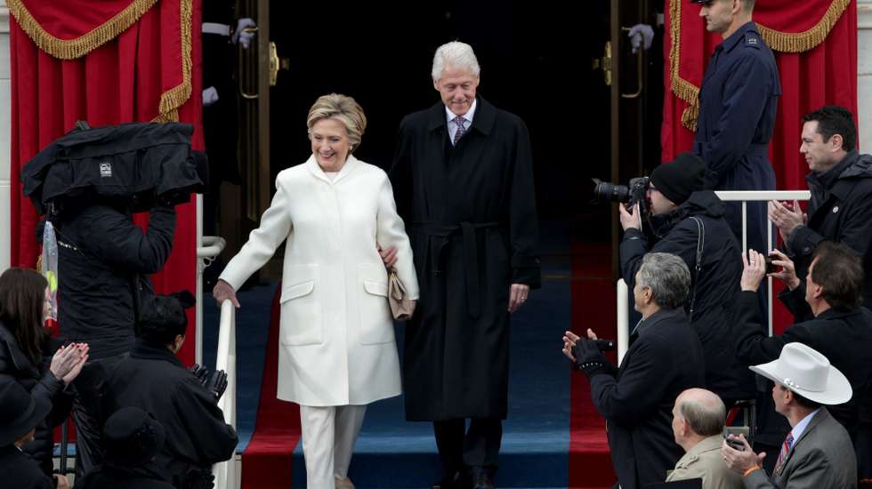 Ainda não se sabe se Bill e Hillary Clinton aceitarão a intimação