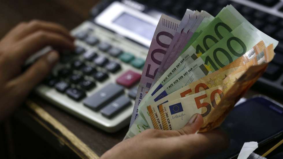 Os salários começam a ser pagos ao dia 20