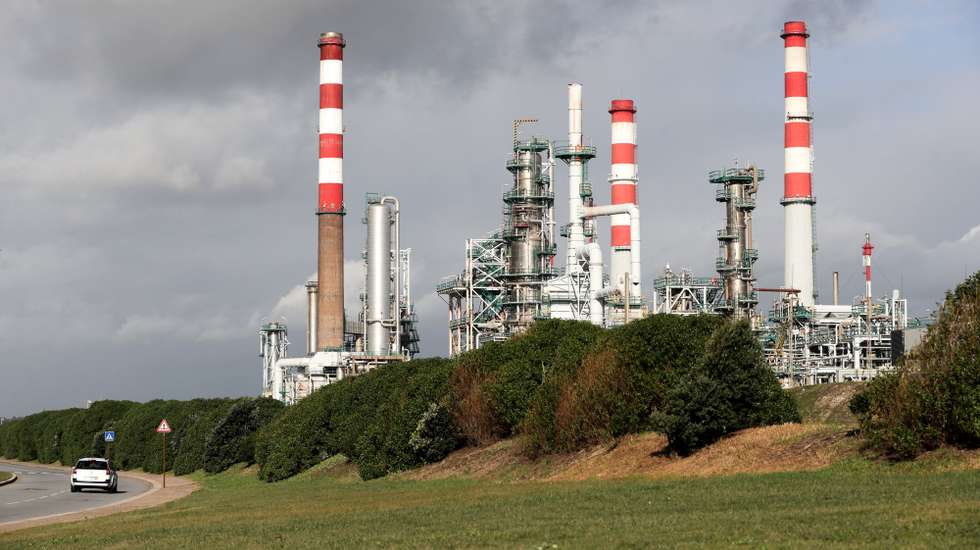 Refinaria da Petrogal em Matosinhos, 30 de dezembro de 2020. Os trabalhadores reúnem-se hoje nas instalações da empresa para participar no plenário convocado para debater o fim da refinação em Matosinhos, anunciada pela Galp, ESTELA SILVA/LUSA
