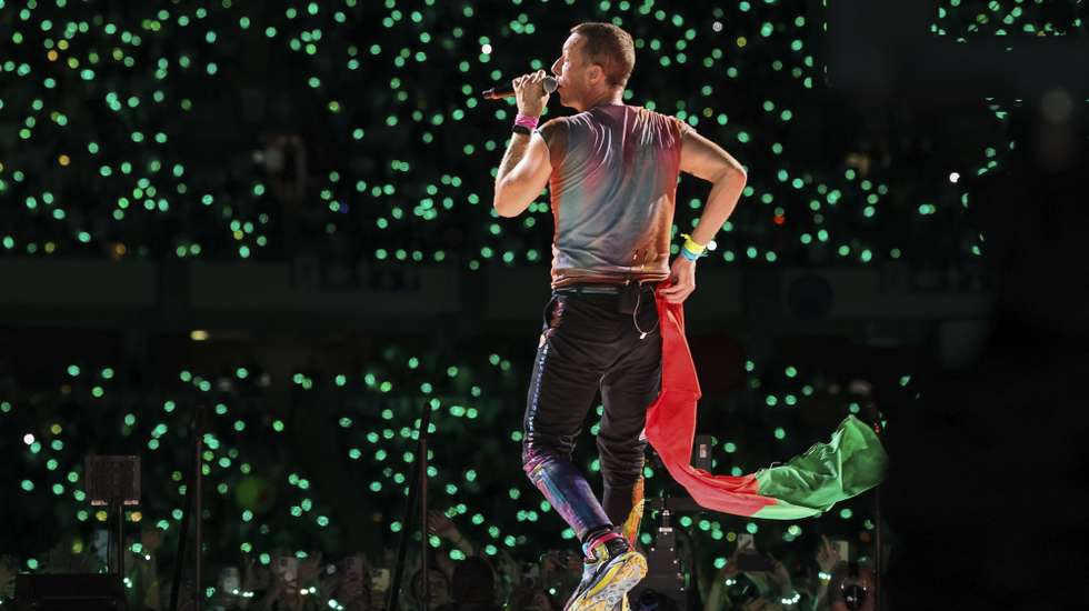 Chris Martin of British band Coldplay performs on stage during a concert of the band's "Music of the Spheres" world tour at Coimbra City Stadium, Coimbra, Portugal, 17 May 2023.  EDITORIAL USE ONLY  NO SALES. ONLY USE ONE TIME FOR 3 MONTHS     PAULO NOVAIS/LUSA