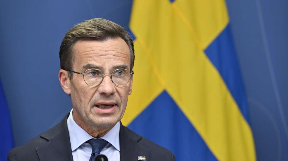 epa10804154 Sweden's Prime Minister Ulf Kristersson speaks during a news conference regarding the deteriorating security situation, in Stockholm, Sweden, 17 August 2023. The terror threat level in Sweden was raised to four on a five-point scale.  EPA/Henrik Montgomery  SWEDEN OUT