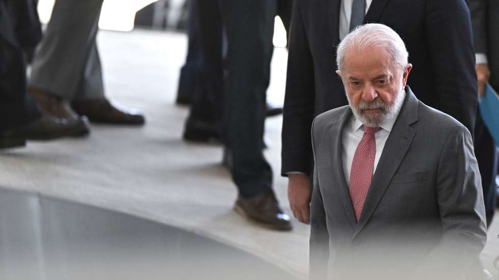 epa12327614 Brazilian President Luiz Inacio Lula da Silva attends the signing ceremony for a decree establishing a new TV 3.0 digital television system at the Planalto Palace in Brasilia, Brazil, 27 August 2025.  EPA/ANDRE BORGES