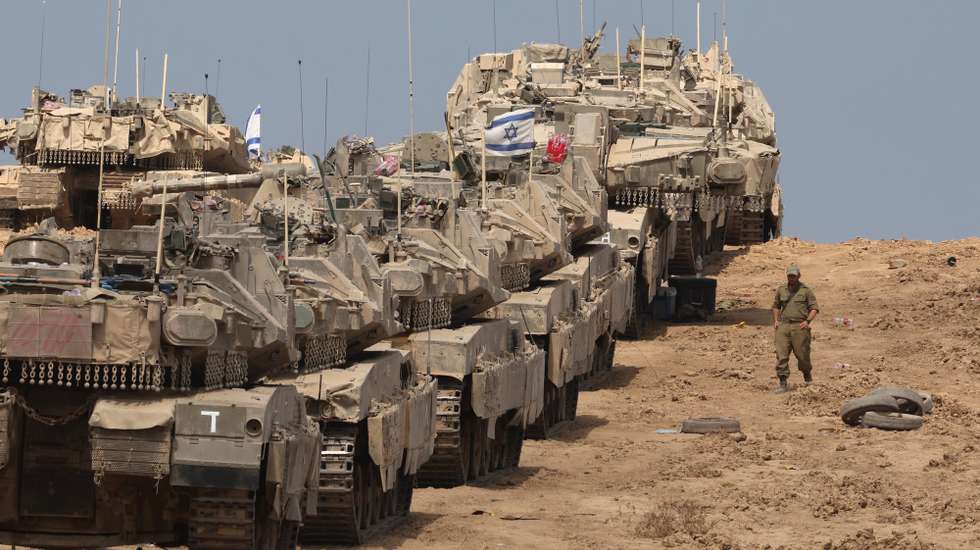 epa12384116 Israeli tanks deployed near the border with the Gaza Strip in southern Israel, 17 September 2025. Israel ramped up its offensive in the Gaza Strip on 16 September. More than 64,900 Palestinians have been killed in the Gaza Strip since October 2023, according to the Palestinian Ministry of Health.  EPA/ABIR SULTAN