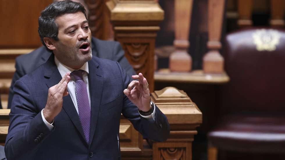 O presidente do Chega, André Ventura, intervém no debate na especialidade do Orçamento do Estado para 2026 (OE2026), na Assembleia da República, em Lisboa, 20 de novembro de 2025. ANTÓNIO COTRIM/LUSA