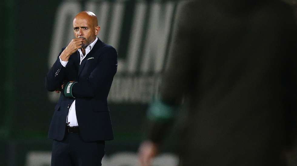 Rio Ave' head-coach Miguel Cardoso reacts during their Portuguese First League soccer match against Sporting, held at Arcos stadium, in Vila do Conde, north of Portugal, 5th May 2021. JOSE COELHO/LUSA