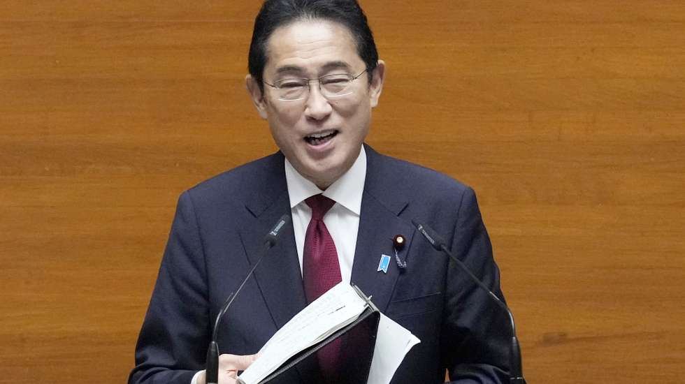 epa10956958 Japanese Prime Minister Fumio Kishida speaks during a joint session of Congress inside the Batasan Pambansa compound in Quezon City, Metro Manila, Philippines, 04 November 2023. Kishida is in Manila for a series of bilateral meetings to further enhance the partnership between the Philippines and Japan.  EPA/AARON FAVILA/POOL
