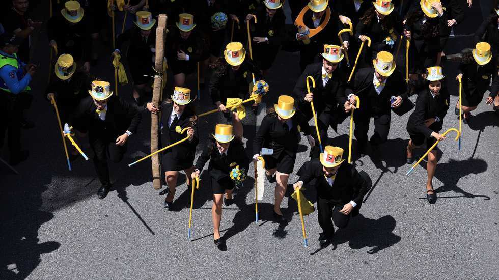 Estudantes universitários participam no Cortejo Académico da Queima das Fitas com início na rua de Camões até à avenida dos Aliados, no Porto, 07 de maio de 2024. ESTELA SILVA/LUSA