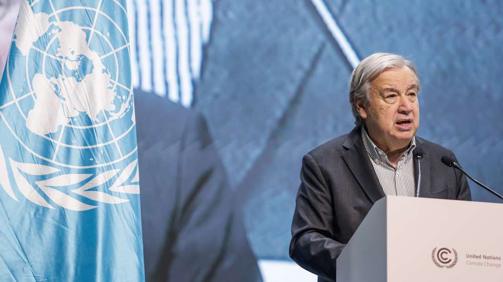 epa12538012 United Nations Secretary-General Antonio Guterres speaks at a press conference at COP30 in Belem, Brazil 20 November 2025. Guterres said at the climate summit that the way to break the deadlock in negotiations is an agreement that 'balances' demands for financing and an end to fossil fuels.  EPA/Fraga Alves