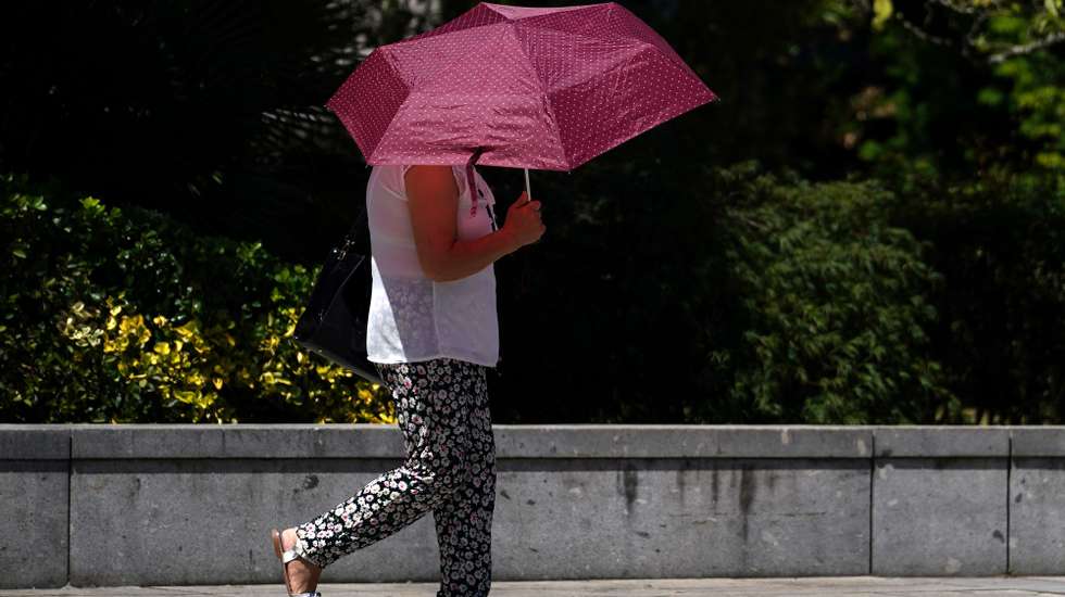 Temperaturas elevadas devido à onda de calor, Braga, 1 de julho de 2026. Segundo a informação do Instituto Português do Mar e da Atmosfera (IPMA), prevê-se para os próximos dias um agravamento das condições meteorológicas associadas ao tempo quente e seco, com um aumento da temperatura máxima, com valores a acima dos 40 graus Celsius, em várias regiões do território. HUGO DELGADO/LUSA