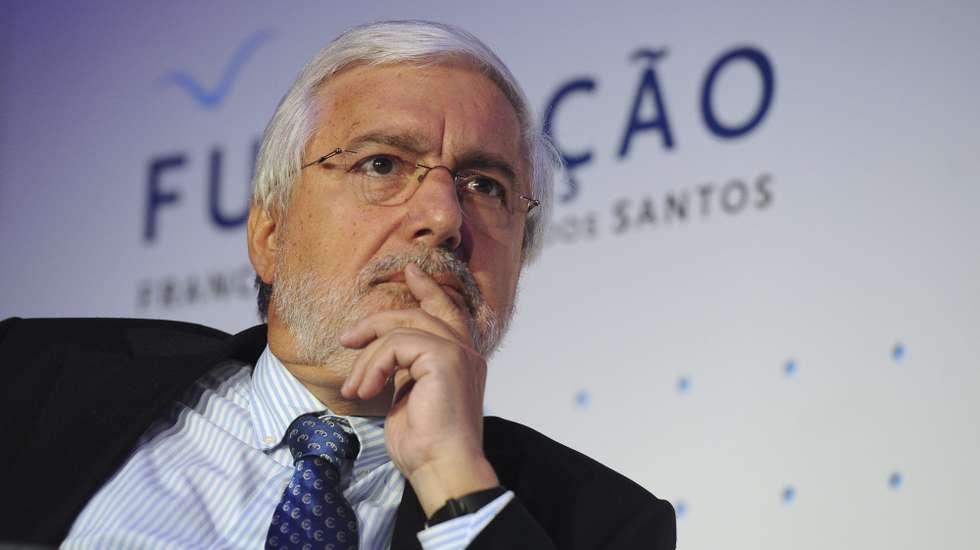 Francisco Seixas da Costa foi, entre outros postos diplomáticos que ocupou, embaixador de Portugal nas Nações Unidas. Está aposentado desde 2013