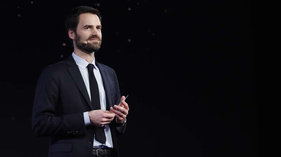 epa08170300 International Director of the Michelin guide, Gwendal Poullennec, delivers a statement at the 2020 Michelin star ceremony in Paris, France, 27 January 2020. The ceremony announces the 628 restaurants which will boast one, two or three coveted Michelin stars.  EPA/IAN LANGSDON