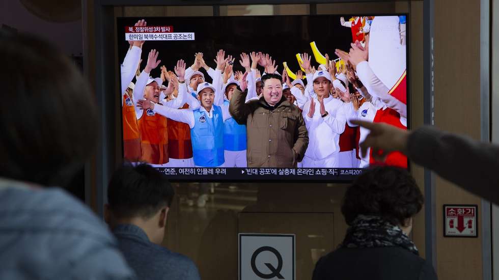 epaselect epa10988717 People watch the news at a station in Seoul, South Korea, 22 November 2023. According to South Korea's Joint Chiefs of Staff (JCS), North Korea launched a new-type carrier rocket 'Chollima-1' with the reconnaissance satellite 'Malligyong-1' from Sohae Satellite Launching Ground in Cholsan County, on 21 November 2023. According to KCNA, North Korea's National Aerospace Technology Administration (NATA) successfully launched 'Chollima-1' and 'accurately put the reconnaissance satellite 'Malligyong-1' on its orbit at 22:54:13, 705s after the launch'.  EPA/JEON HEON-KYUN