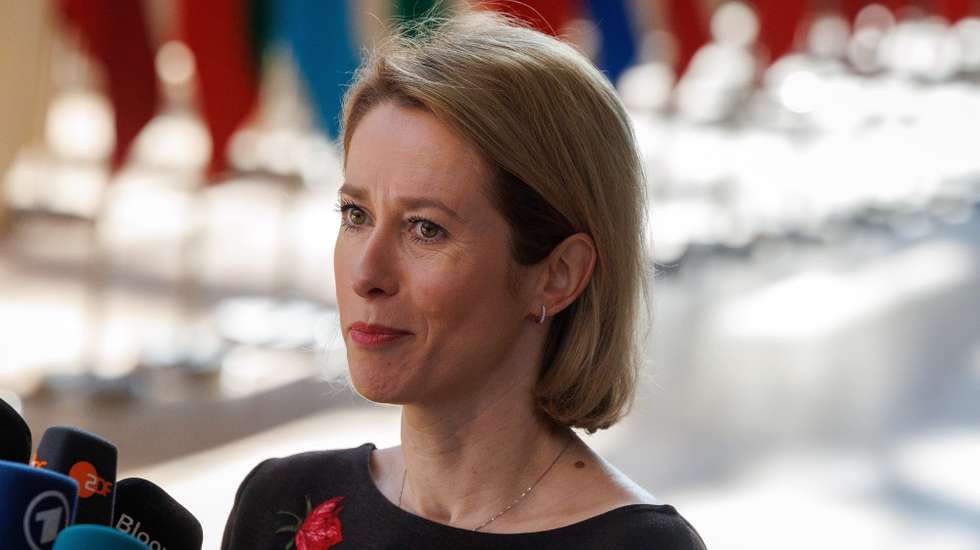 epa11286027 Estonian Prime Minister Kaja Kallas speaks with the press upon arrival on the second day of a special meeting of the European Council in Brussels, Belgium, 18 April 2024. EU leaders gather in Brussels for a two-day summit to discuss the economy and competitiveness among other issues.  EPA/OLIVIER MATTHYS