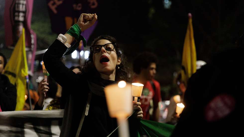 epa11442404 Several women participate in a demonstration against the bill that equates abortion after 22 weeks of pregnancy to homicide, on Paulista Avenue in Sao Paulo, Brazil, 27 June 2024. Hundreds of people attended a demonstration in SÃ£o Paulo to demand that the country's Congress definitively shelve the controversial bill that equates abortion after 22 weeks of pregnancy to homicide.  EPA/Isaac Fontana