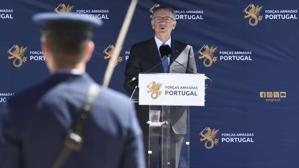 O Presidente da República e Chefe Supremo das Forças Armadas, António José Seguro, discursa durante a cerimónia de apresentação das Forças Armadas ao novo Presidente da República,  em Santarém, 28 de março de 2026. ANTÓNIO COTRIM/LUSA