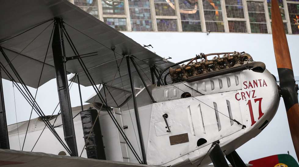 O "Santa Cruz", modelo (Fairey III), um dos hidroaviões que há quase 100 anos transportaram Sacadura Cabral e Gago Coutinho na primeira Travessia Aérea do Atlântico Sul está exposto no Museu da Marinha, e é o único aparelho original no mundo, em Lisboa, 14 de setembro de 2021. A 30 de março de 1922, Sacadura Cabral e Gago Coutinho iniciarem, em Belém, Lisboa, uma viagem que os levaria a percorrer 4.527 milhas náuticas (8.484 quilómetros), em 62 horas e 26 minutos.(ACOMPANHA TEXTO DA LUSA DO DIA 25 DE SETEMBRO DE 2021). RODRIGO ANTUNES/LUSA