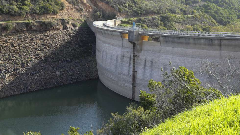 A barragem de Odeáxere (Bravura), é uma barragem do barlavento Algarvio que se encontra em niveis mínimos de água devido à falta de chuva, Lagos, 27 de janeiro de 2022. (ACOMPANHA TEXTO DA LUSA DO DIA 02 DE FEVEREIRO DE 2022). LUÍS FORRA/LUSA