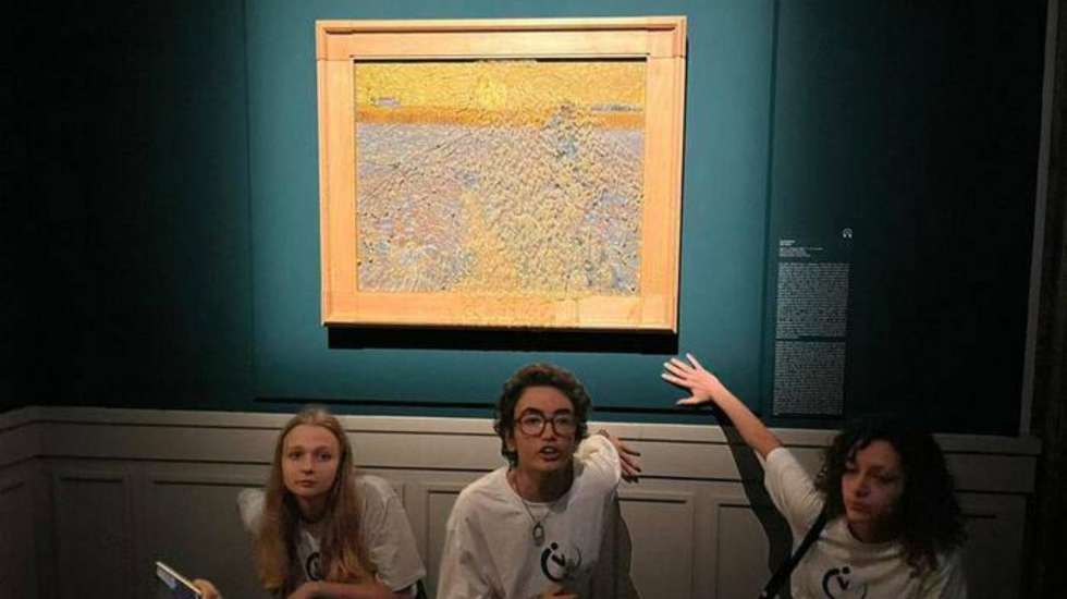 "Agimos por amor à vida, portanto, por amor à arte!", escreveram os ativistas da Ultima Generazione
