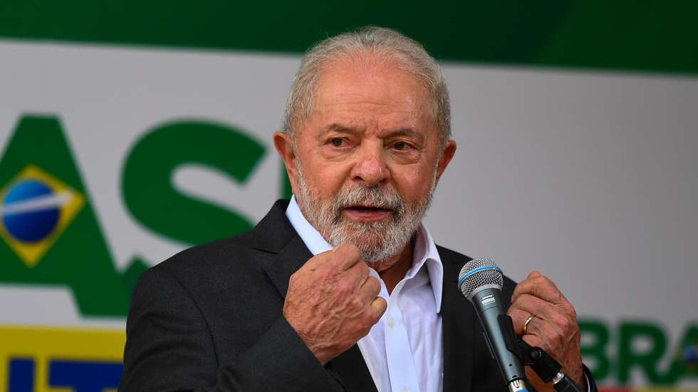 epa10344659 Brazil's President-elect Luiz Inacio Lula da Silva gives a press conference at the Government Transitional Cabinet in Brasilia, Brazil, 02 December 2022.  EPA/Andre Borges