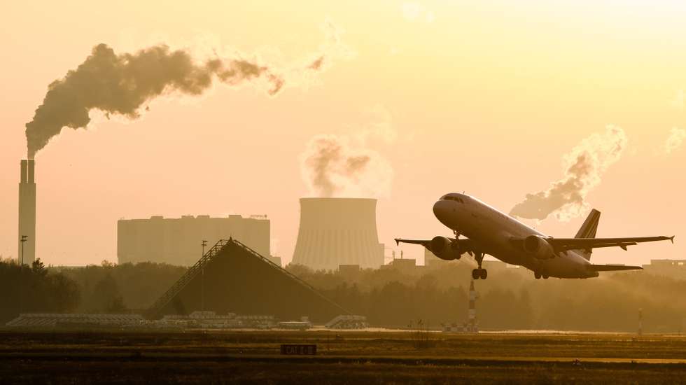 epa08808003 Air France Airbus A320 (F-GXKP) plane flight AF1235 takes off for the last departure to Paris at the Tegel airport (TXL) in Berlin, Germany, 08 November 2020. The international airport with a hexagonal design which opened in 1948, will close permanently for commercial flights with the last flight scheduled for 08 November.  EPA/CLEMENS BILAN