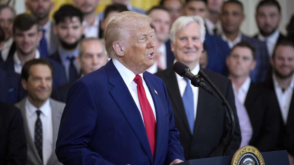 epa12016260 US President Donald Trump speaks during a meeting with the 2024 World Series Champions - Los Angeles Dodgers, in the East Room at the White House in Washington, DC, USA, 07 April 2025.  EPA/YURI GRIPAS / POOL