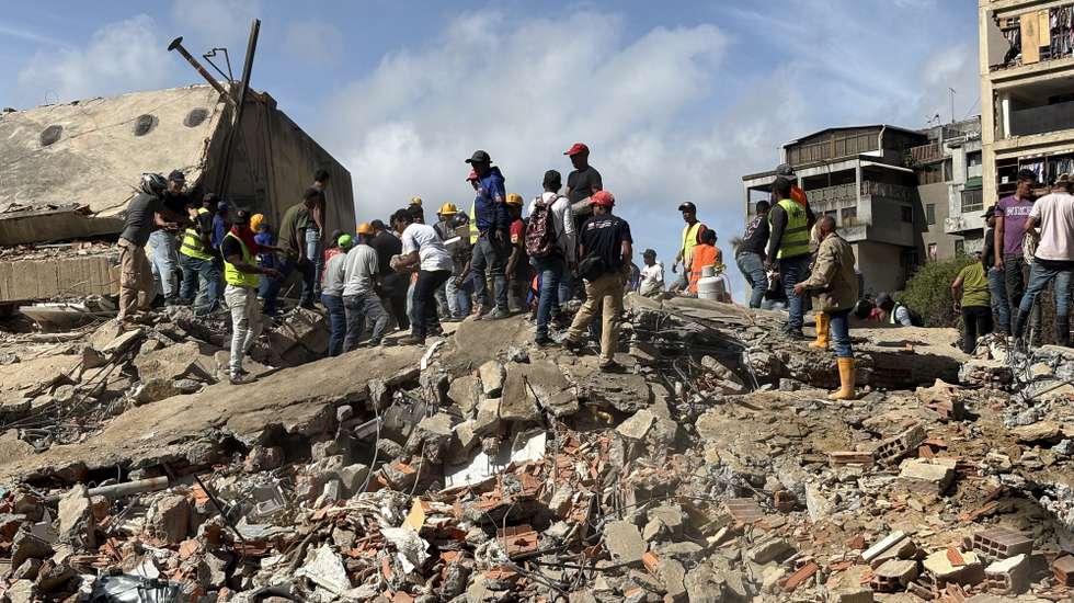 Destroços após sismo na Venezuela