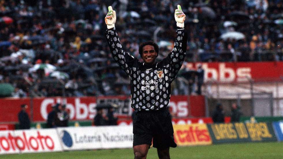Fotografia de arquivo datada de 14 de maio de 1994 do antigo internacional português Neno, que morreu ontem, quinta-feira, aos 59 anos, informou o Vitória de Guimarães, clube em que o guarda-redes jogou e foi dirigente, Lisboa, 11 de junho de 2021. Nascido na Cidade da Praia, em Cabo Verde, Neno ganhou três campeonatos e três Taças de Portugal pelo Benfica, além de uma Taça de Portugal pelo Vitória de Guimarães. JOÃO PAULO TRINDADE/LUSA